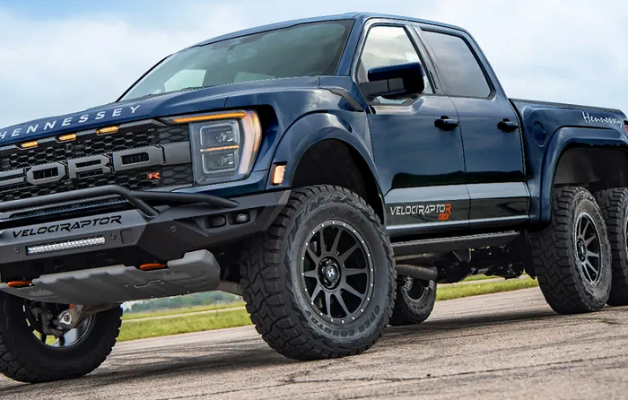 2025 Ford F-150 Raptor Specs & Review