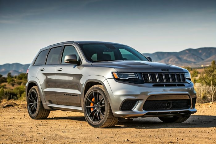 2023 Jeep Grand Cherokee Trackhawk Review: 707 HP Powerhouse