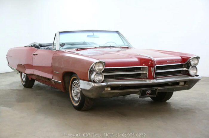 The Pontiac Bonneville Sport Convertible: An Icon of American Muscle and Style