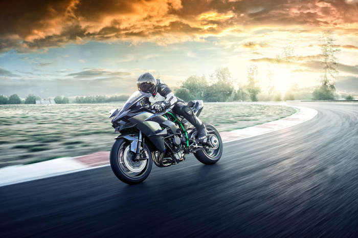 Kawasaki Ninja H2r Key Features And Price