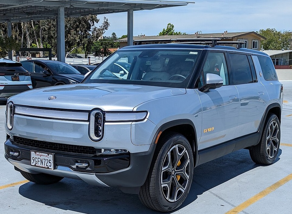 Rivian R1S