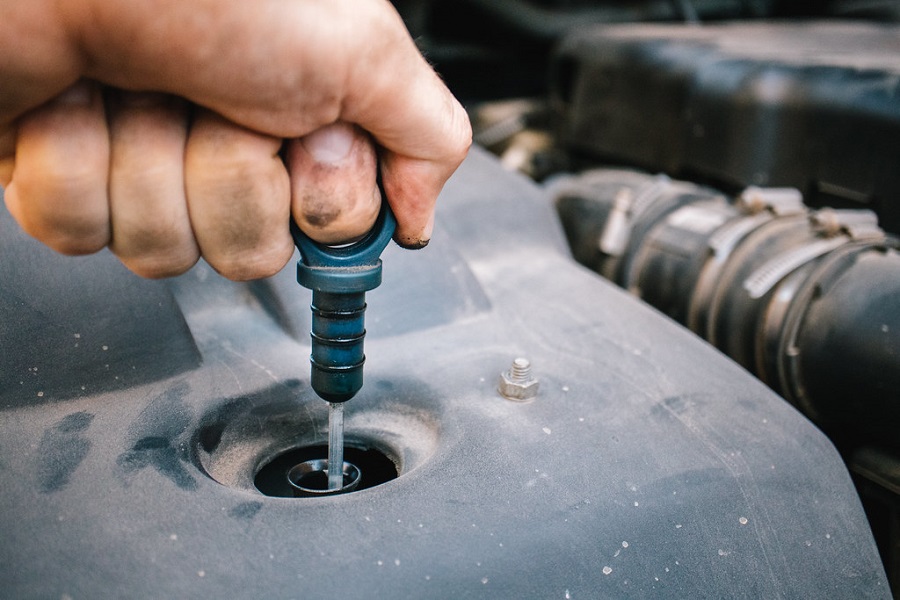 How Long to Wait to Check Oil After Driving