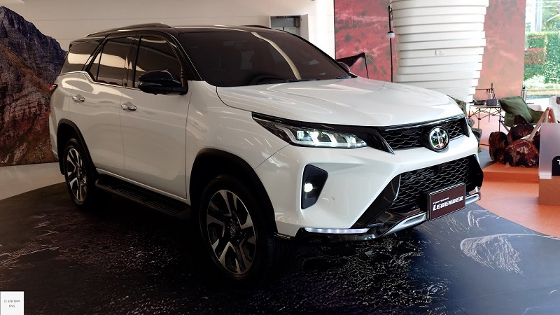 Toyota Fortuner Legender 2025