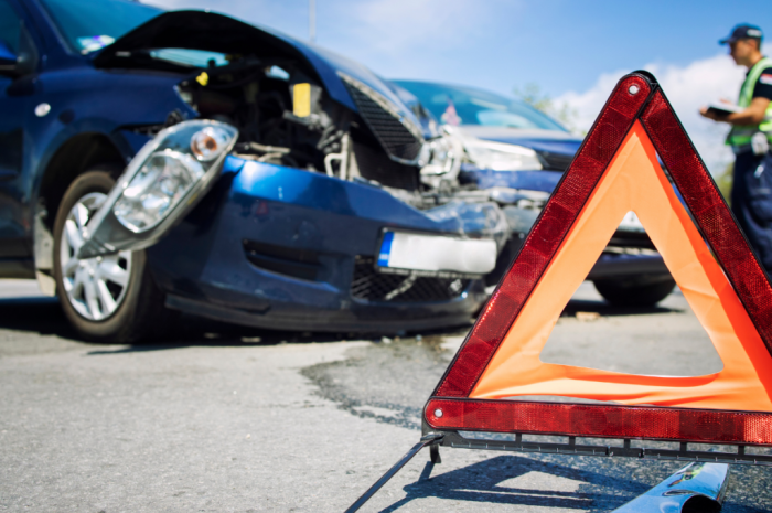 4 Steps to Take After a Car Accident Before Help Arrives
