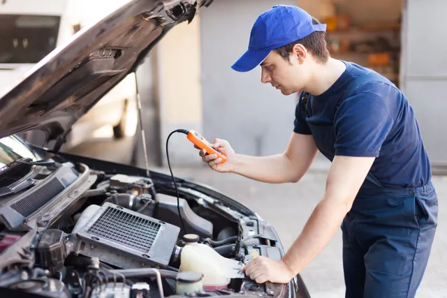 Smart Motorists: Recognizing When It’s Time for Professional Auto Service